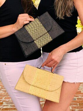 NWTBoho Raffia Straw Handbag Metallic Detailing Horn Handle